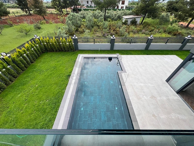 4+1 villa in Doshemealti - Antalya area 