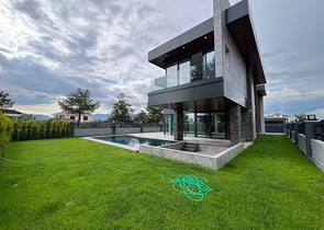 4+1 villa in Doshemealti - Antalya area 