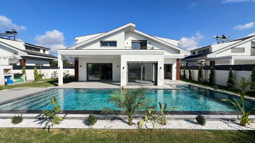 New 3+1 Villas in Fethiye Near the Sea from Developer