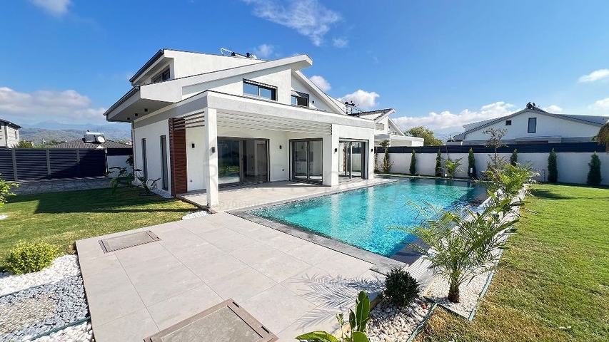 New 3+1 Villas in Fethiye Near the Sea from Developer