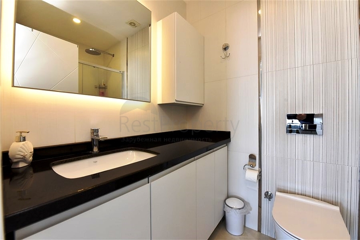 Two-bedroom apartment with panoramic sea view