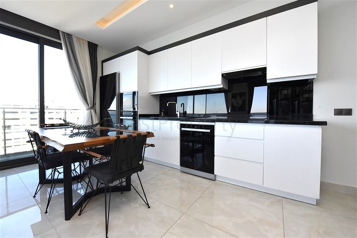 Two-bedroom apartment with panoramic sea view