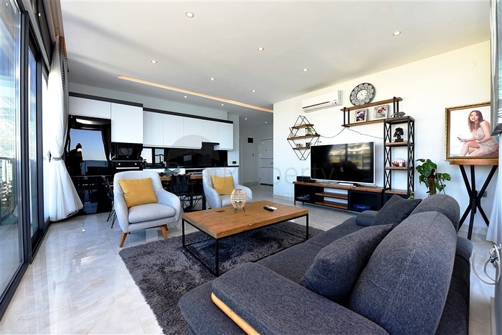 Two-bedroom apartment with panoramic sea view