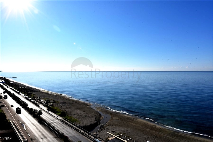 Two-bedroom apartment with panoramic sea view