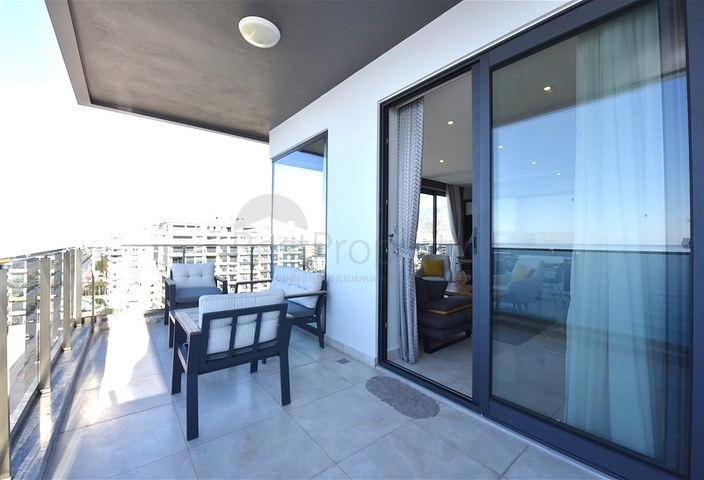 Two-bedroom apartment with panoramic sea view