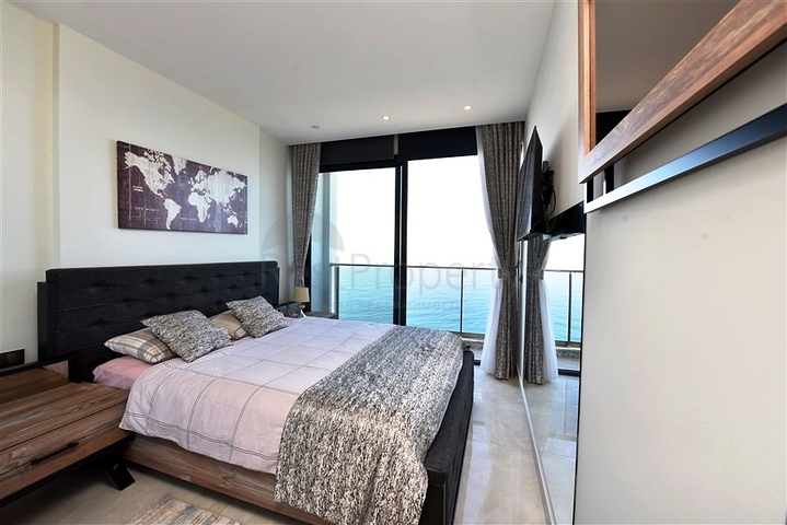 Two-bedroom apartment with panoramic sea view