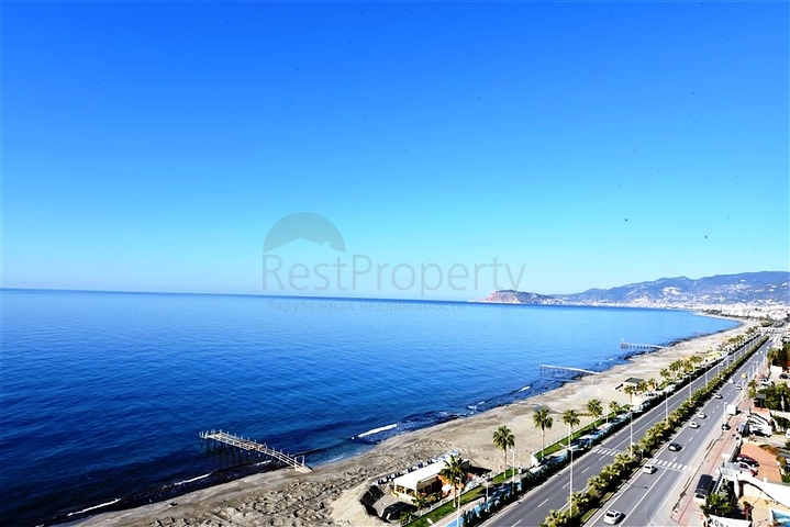 Two-bedroom apartment with panoramic sea view