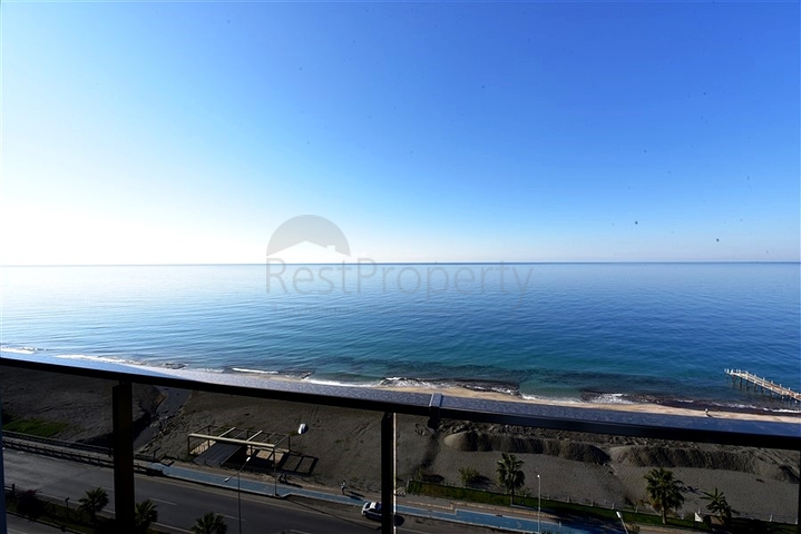 Two-bedroom apartment with panoramic sea view