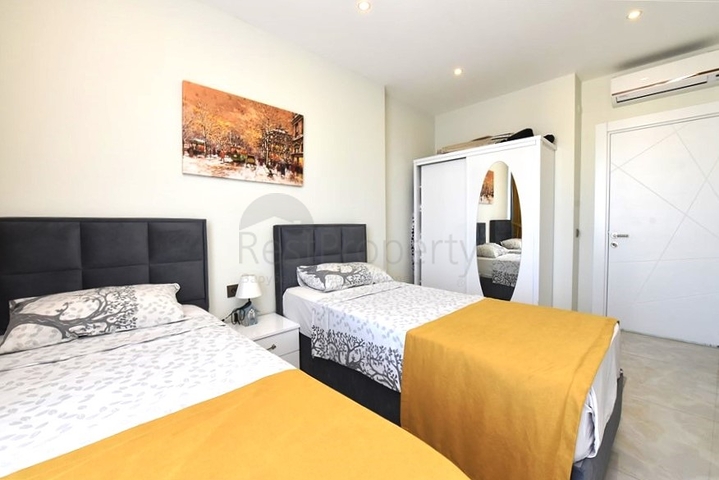 Two-bedroom apartment with panoramic sea view