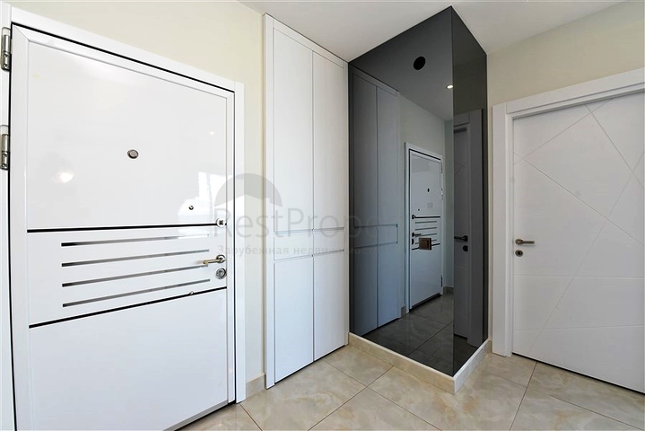 Two-bedroom apartment with panoramic sea view