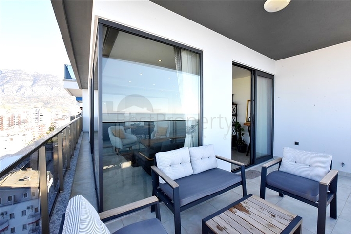 Two-bedroom apartment with panoramic sea view