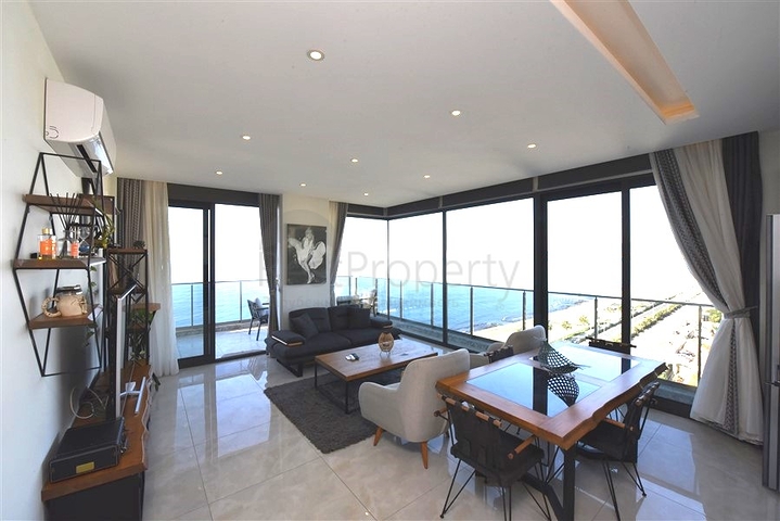 Two-bedroom apartment with panoramic sea view