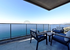 Two-bedroom apartment with panoramic sea view