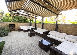 Two-bedroom apartment with panoramic sea view