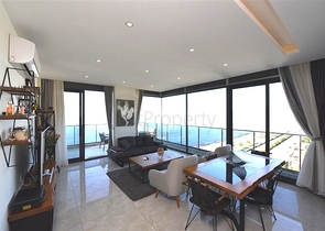 Two-bedroom apartment with panoramic sea view