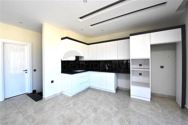 Huge 3+1 view apartment on the first coastline