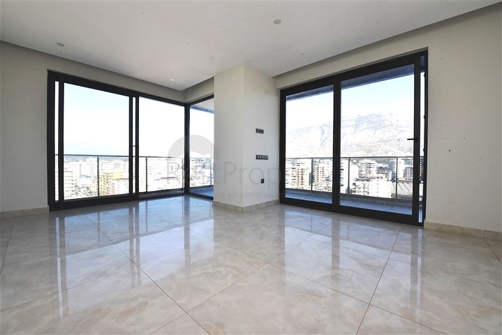 Huge 3+1 view apartment on the first coastline