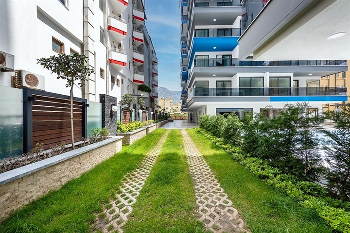 Huge 3+1 view apartment on the first coastline