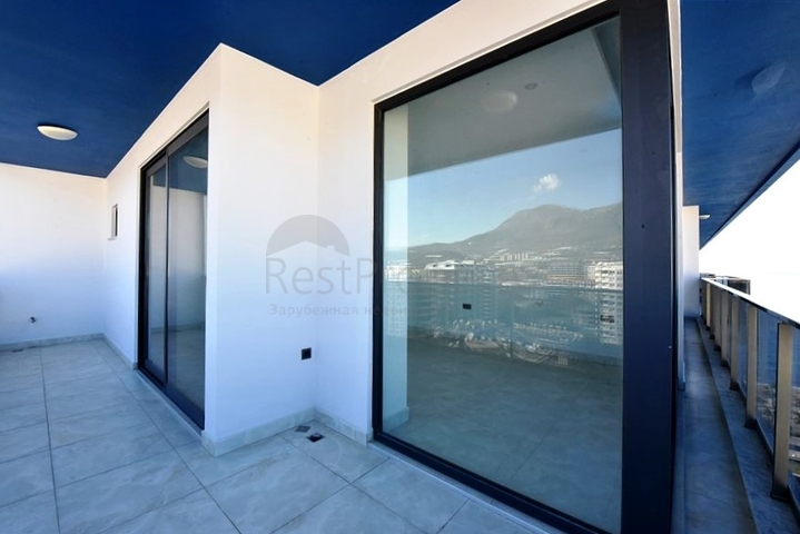 Huge 3+1 view apartment on the first coastline