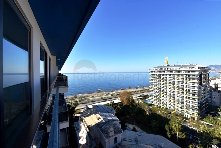 Huge 3+1 view apartment on the first coastline