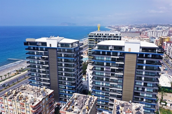 Huge 3+1 view apartment on the first coastline