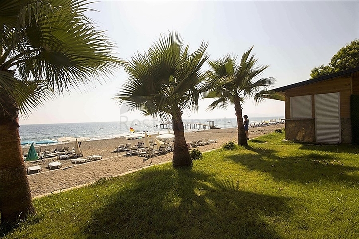 Huge 3+1 view apartment on the first coastline