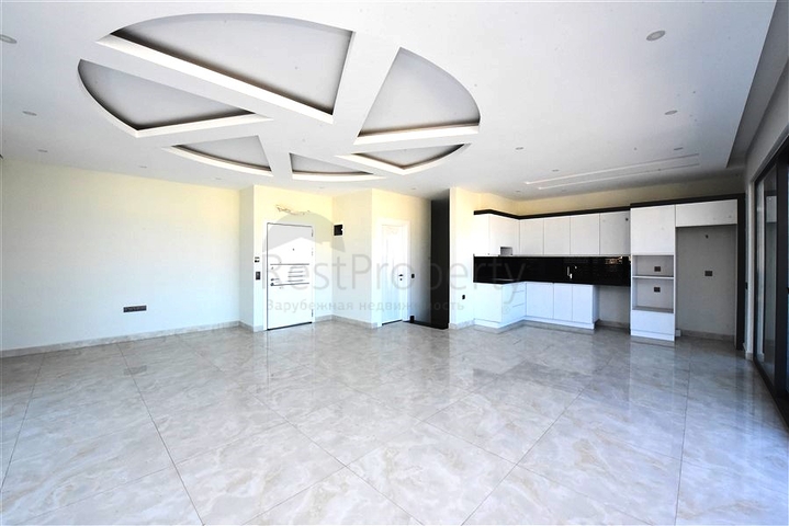 Huge 3+1 view apartment on the first coastline