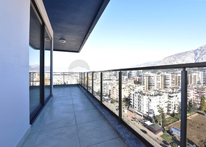 Huge 3+1 view apartment on the first coastline