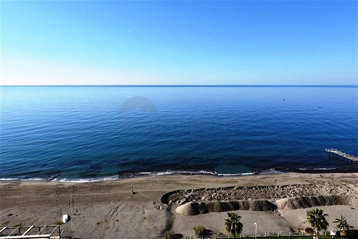 2+1 apartment with panoramic sea view in Mahmutlar area
