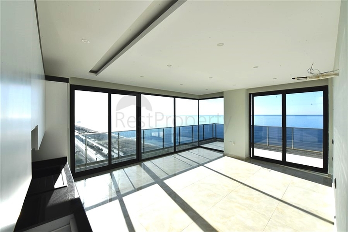 2+1 apartment with panoramic sea view in Mahmutlar area