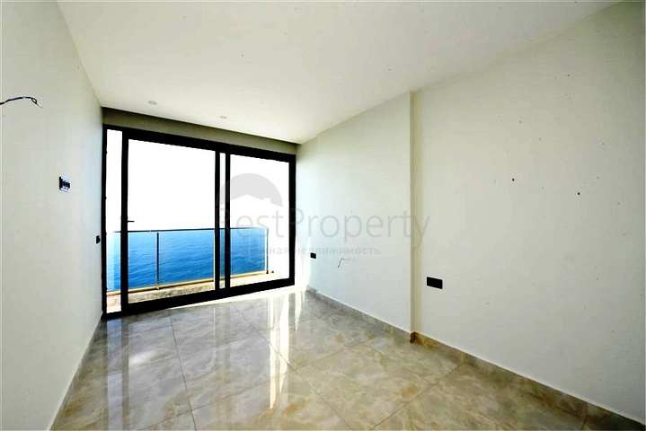 2+1 apartment with panoramic sea view in Mahmutlar area