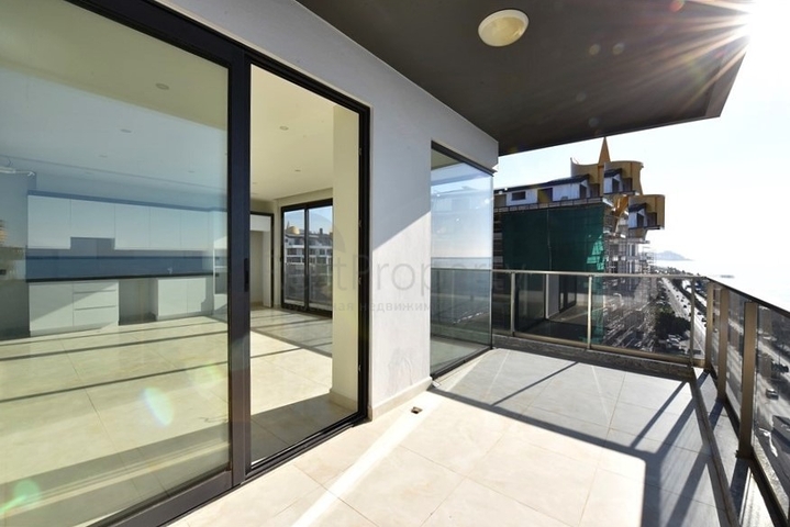 2+1 apartment with panoramic sea view in Mahmutlar area