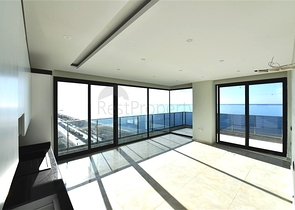 2+1 apartment with panoramic sea view in Mahmutlar area