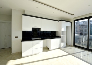 2+1 apartment with panoramic sea view in Mahmutlar area