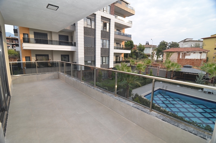 Luxury 3+1 garden duplex in Oba district 