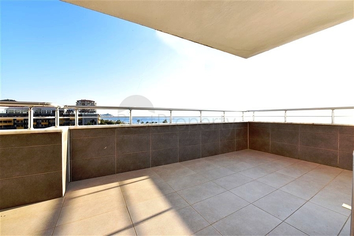 Spacious two-bedroom apartment on the first coastline