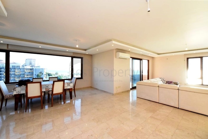 Spacious two-bedroom apartment on the first coastline