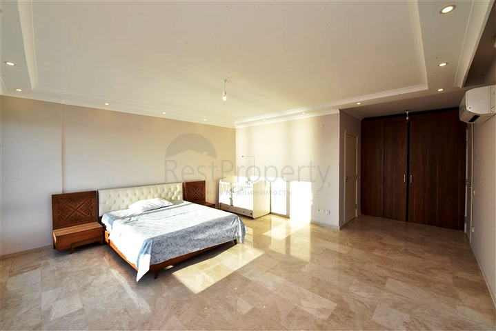 Spacious two-bedroom apartment on the first coastline