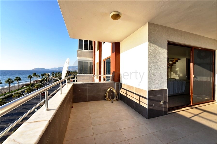 Spacious two-bedroom apartment on the first coastline