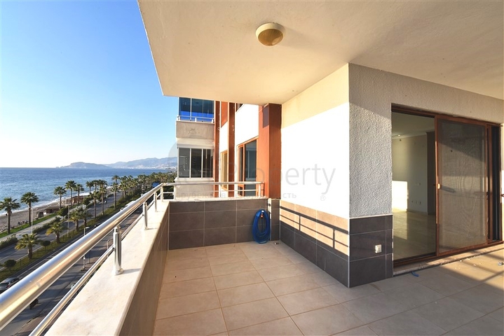 Spacious two-bedroom apartment on the first coastline