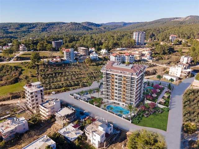 1+1 apartment in a complex under construction in Avsallar