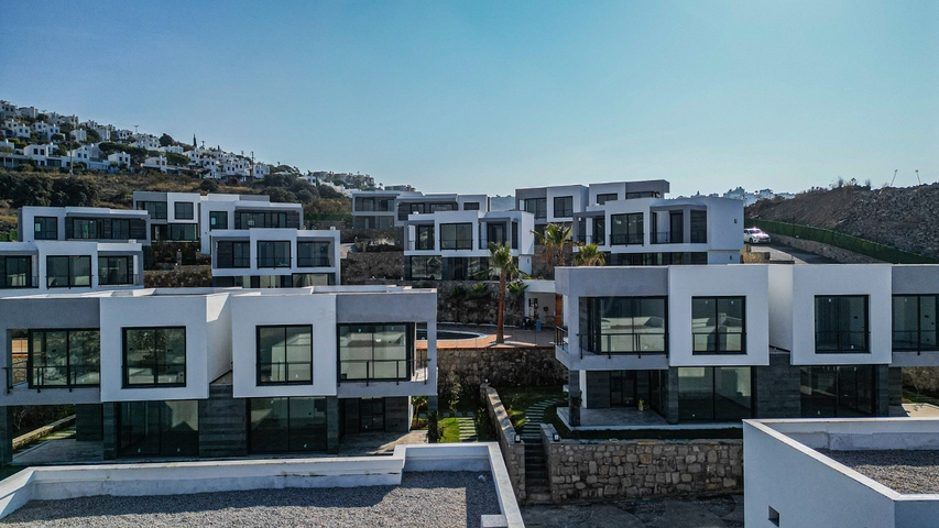 A new complex with panoramic sea views in a cozy location in Yalikavak district.