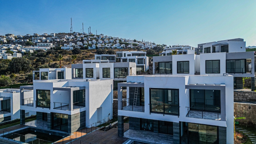 A new complex with panoramic sea views in a cozy location in Yalikavak district.