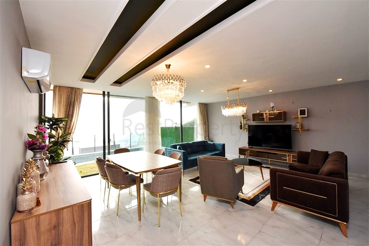 5+1 villa in the central area of Alanya