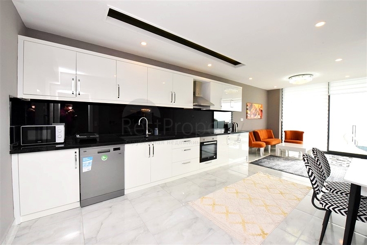 5+1 villa in the central area of Alanya