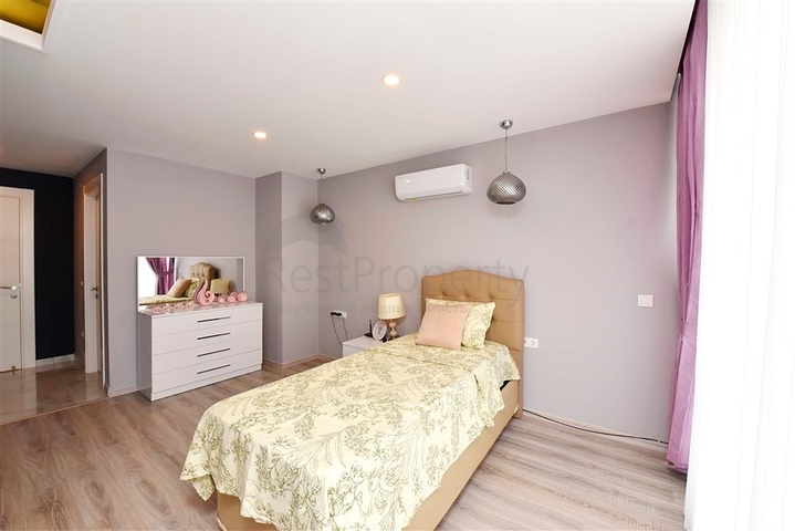 5+1 villa in the central area of Alanya