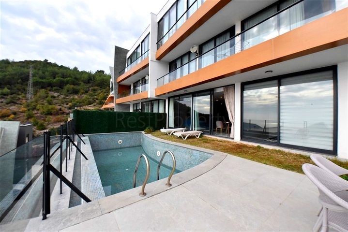 5+1 villa in the central area of Alanya