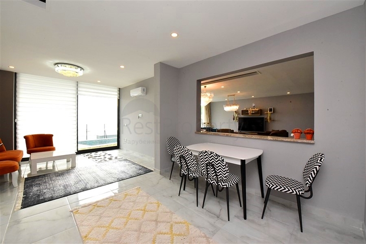 5+1 villa in the central area of Alanya