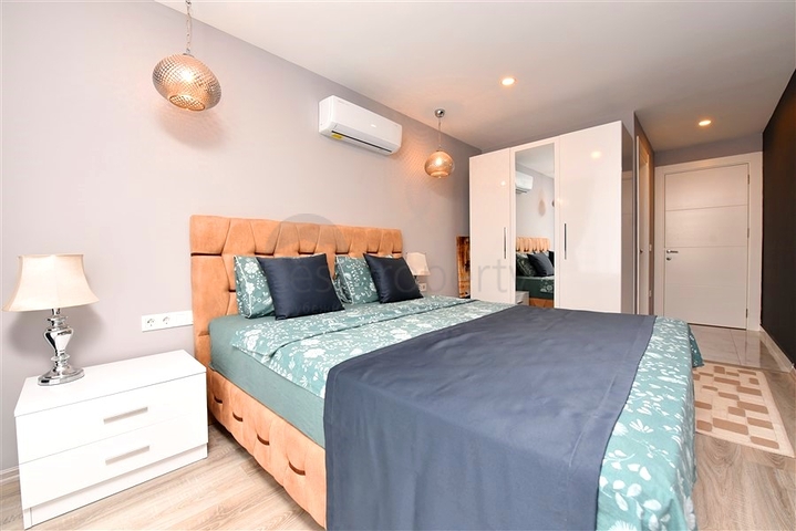 5+1 villa in the central area of Alanya