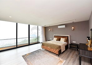 5+1 villa in the central area of Alanya